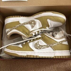 Nike Dunk Low Paisley in Barley White